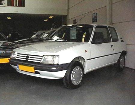 http://www.passionautomobile.info/images/Peugeot_205_XAD.jpg